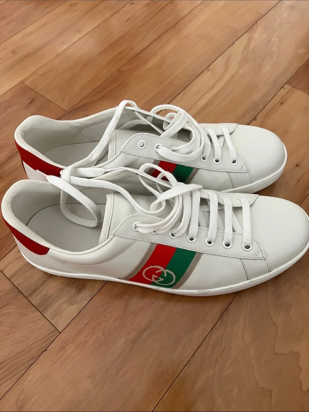 Authentic GUCCI ‘ACE’ SNEAKERS White Leather Sneakers with Red & Green Web Strip